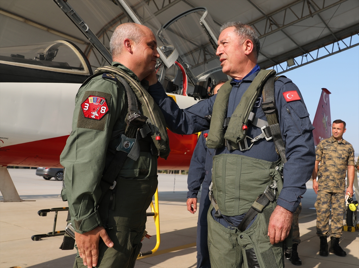Akar'dan Ege Denizi üzerinde uçuş
