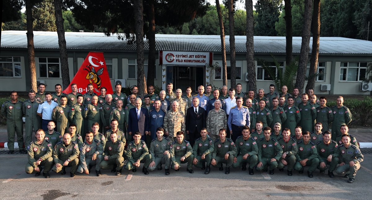 Akar'dan Ege Denizi üzerinde uçuş