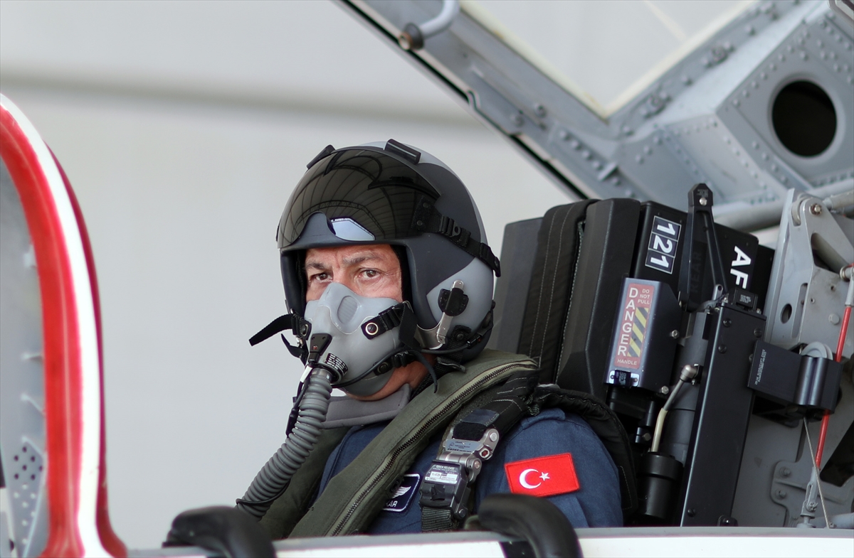 Akar'dan Ege Denizi üzerinde uçuş
