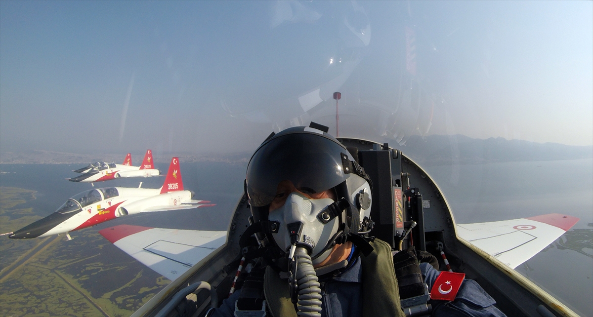 Akar'dan Ege Denizi üzerinde uçuş