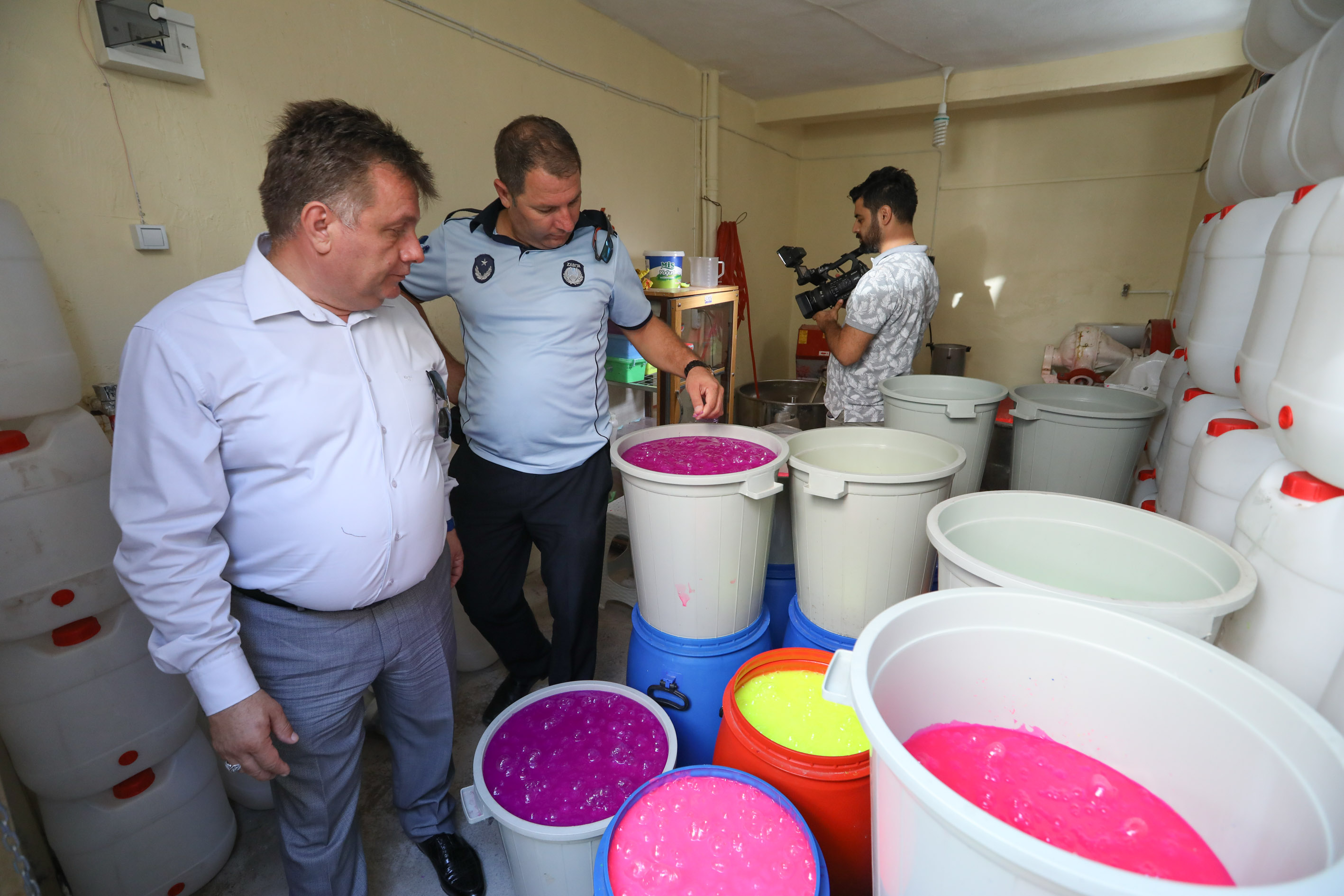 Buca’da 'slime' baskını