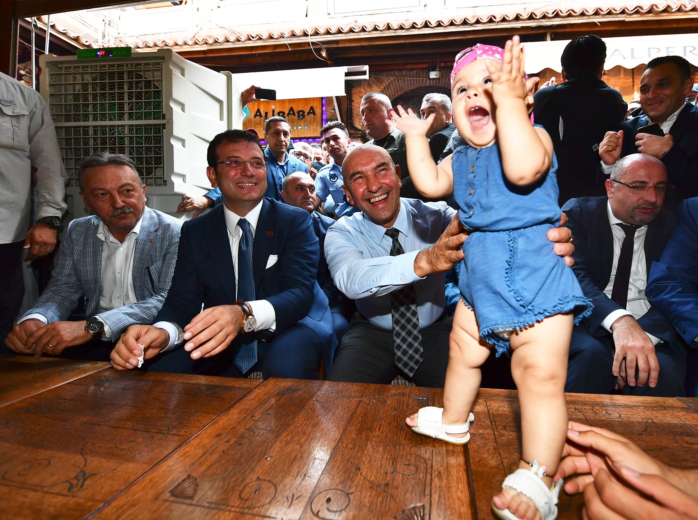 Ekrem İmamoğlu İzmir'de