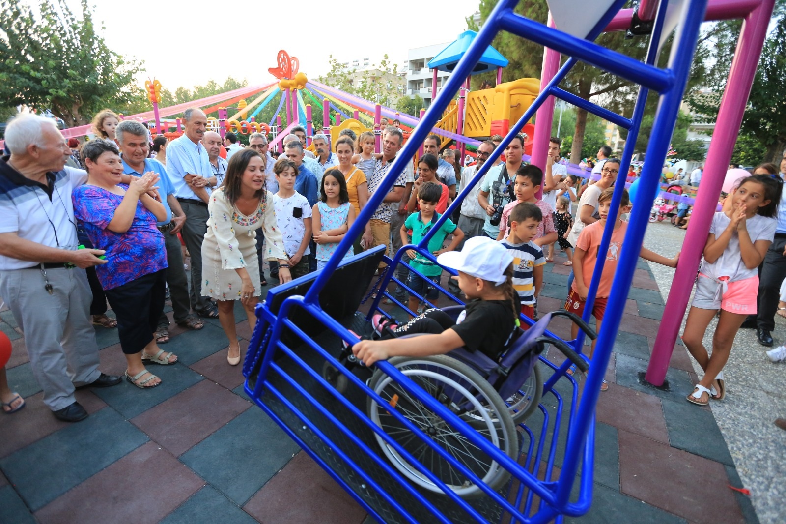 Selçuk'ta engelsiz park açıldı