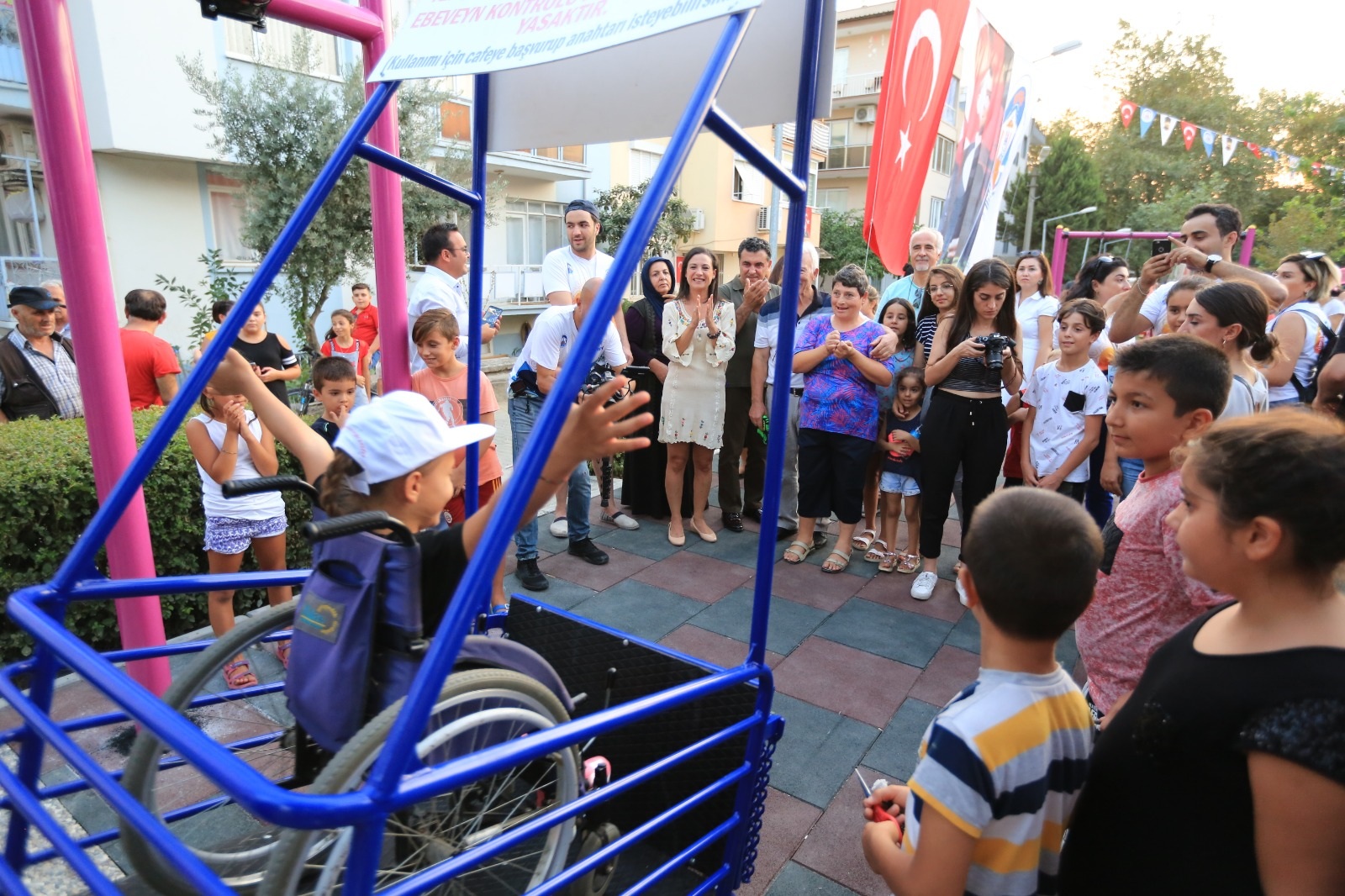 Selçuk'ta engelsiz park açıldı