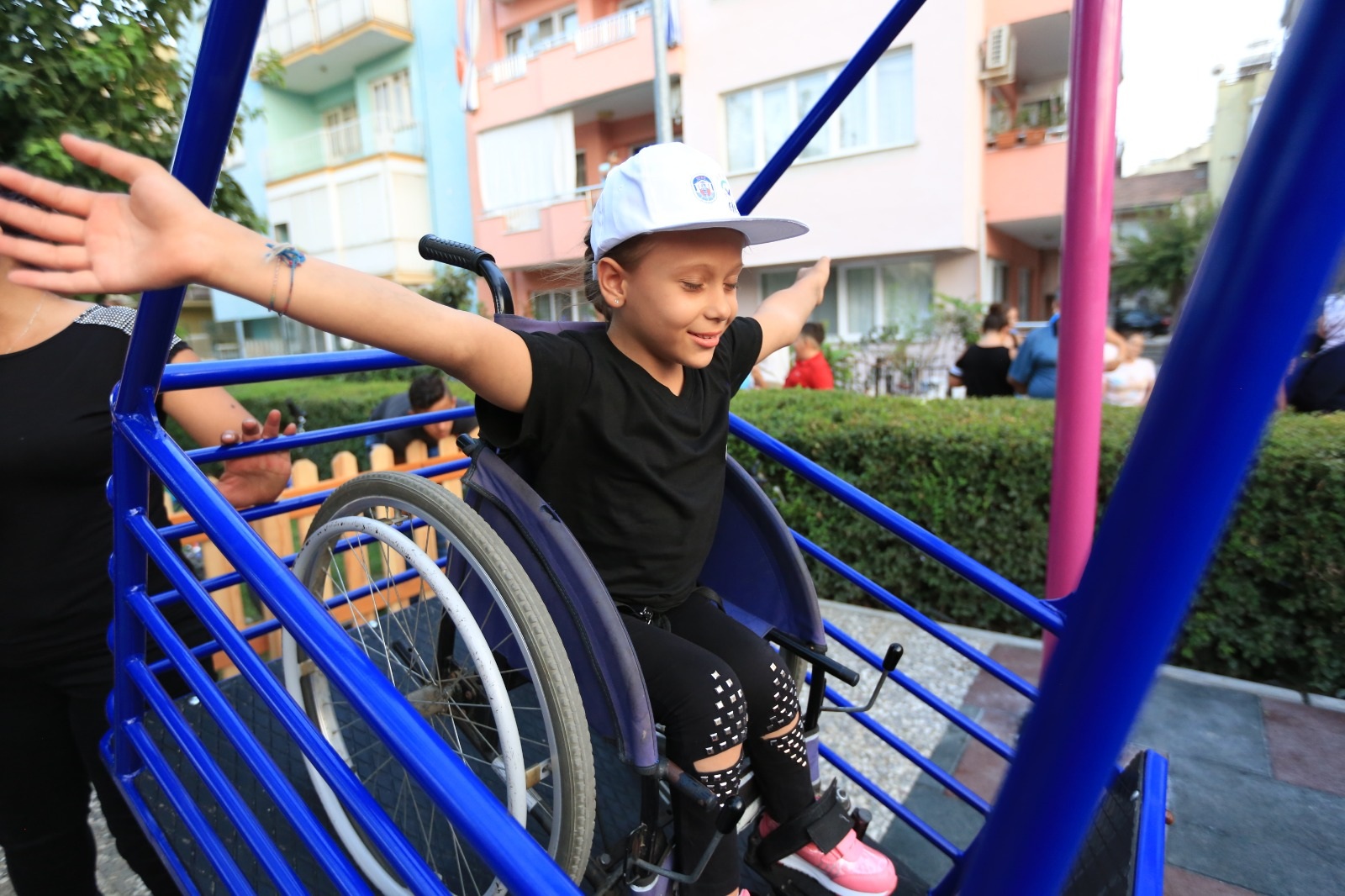 Selçuk'ta engelsiz park açıldı