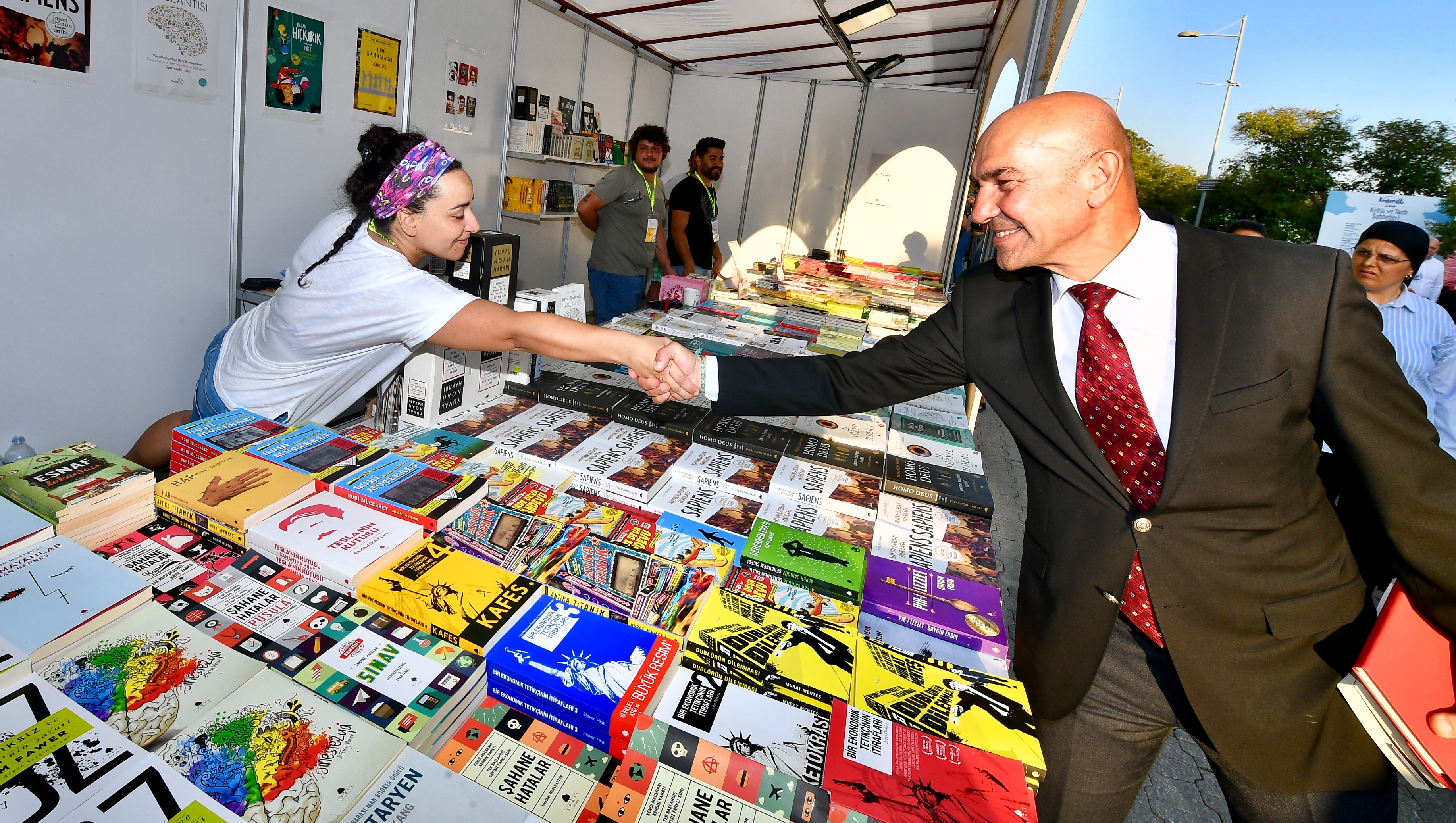 Başkan Soyer’den Fuar ziyareti