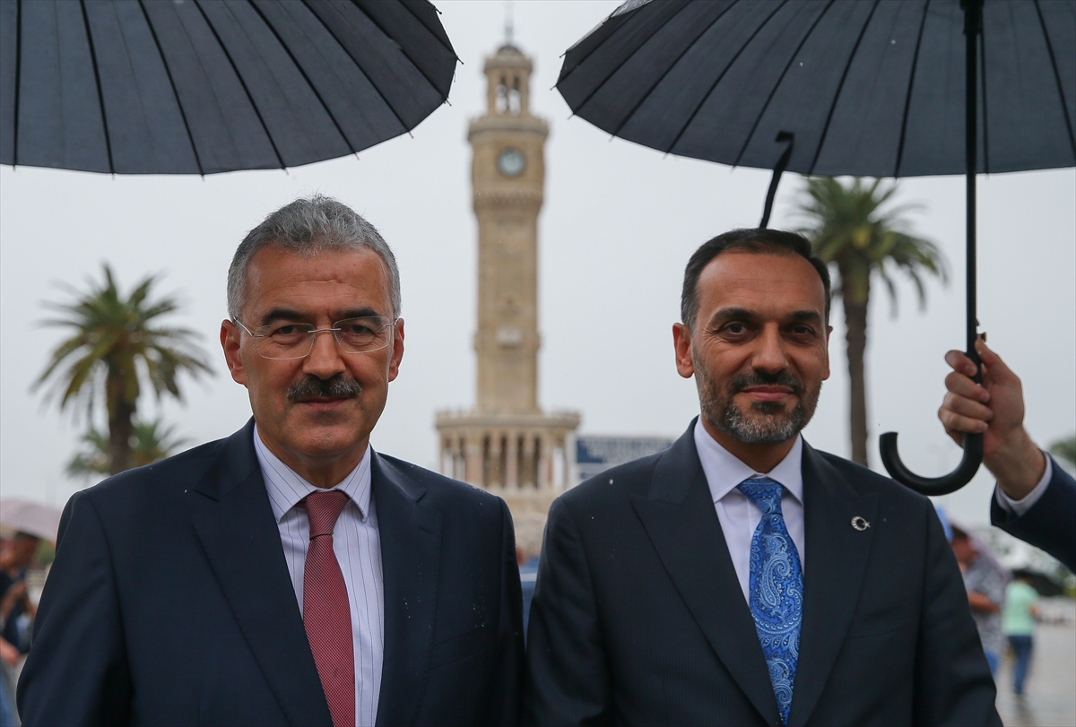 Cumhurbaşkanlığı Konak'ta aşure dağıttı