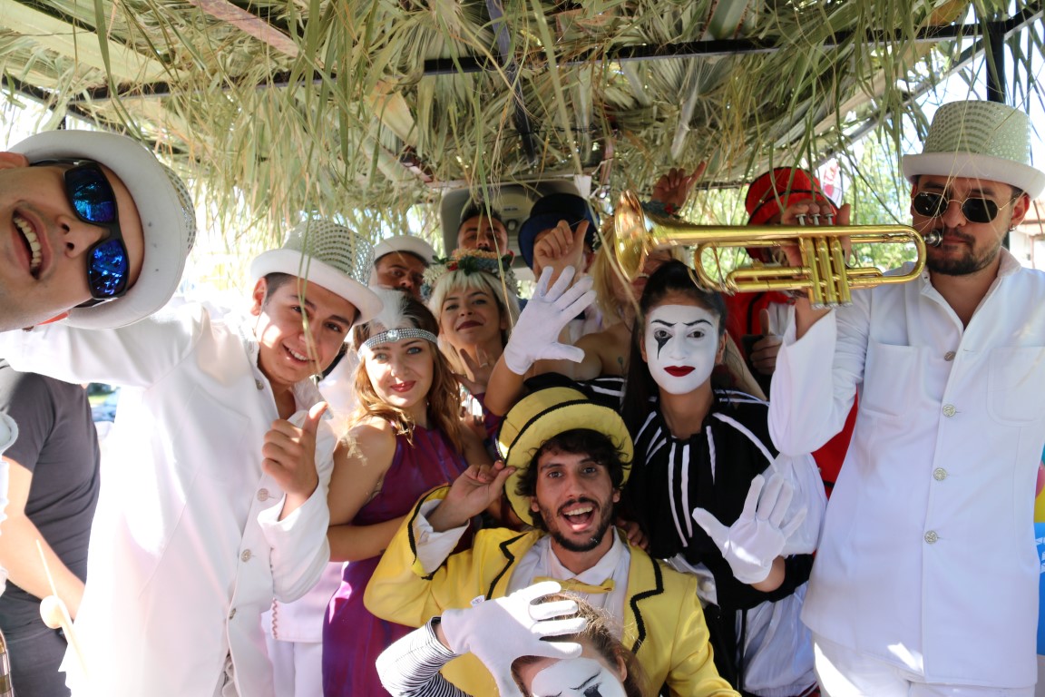 Çeşme Festivali 25 yıl sonra renkli başladı