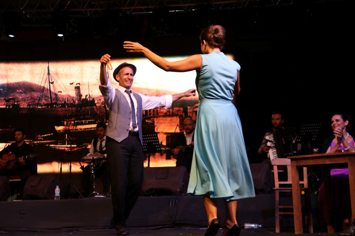 Çeşme Festivali 25 yıl sonra renkli başladı