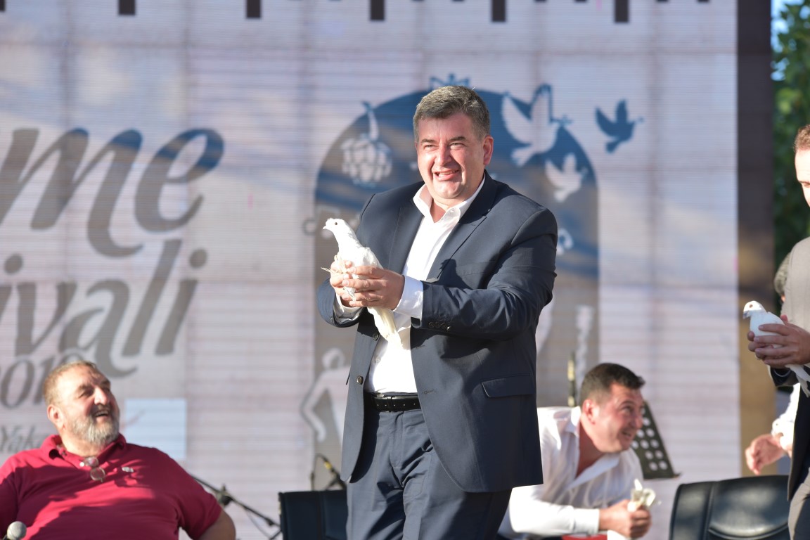Çeşme Festivali 25 yıl sonra renkli başladı
