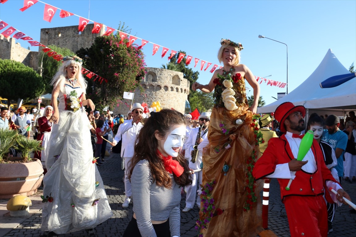 Çeşme Festivali 25 yıl sonra renkli başladı