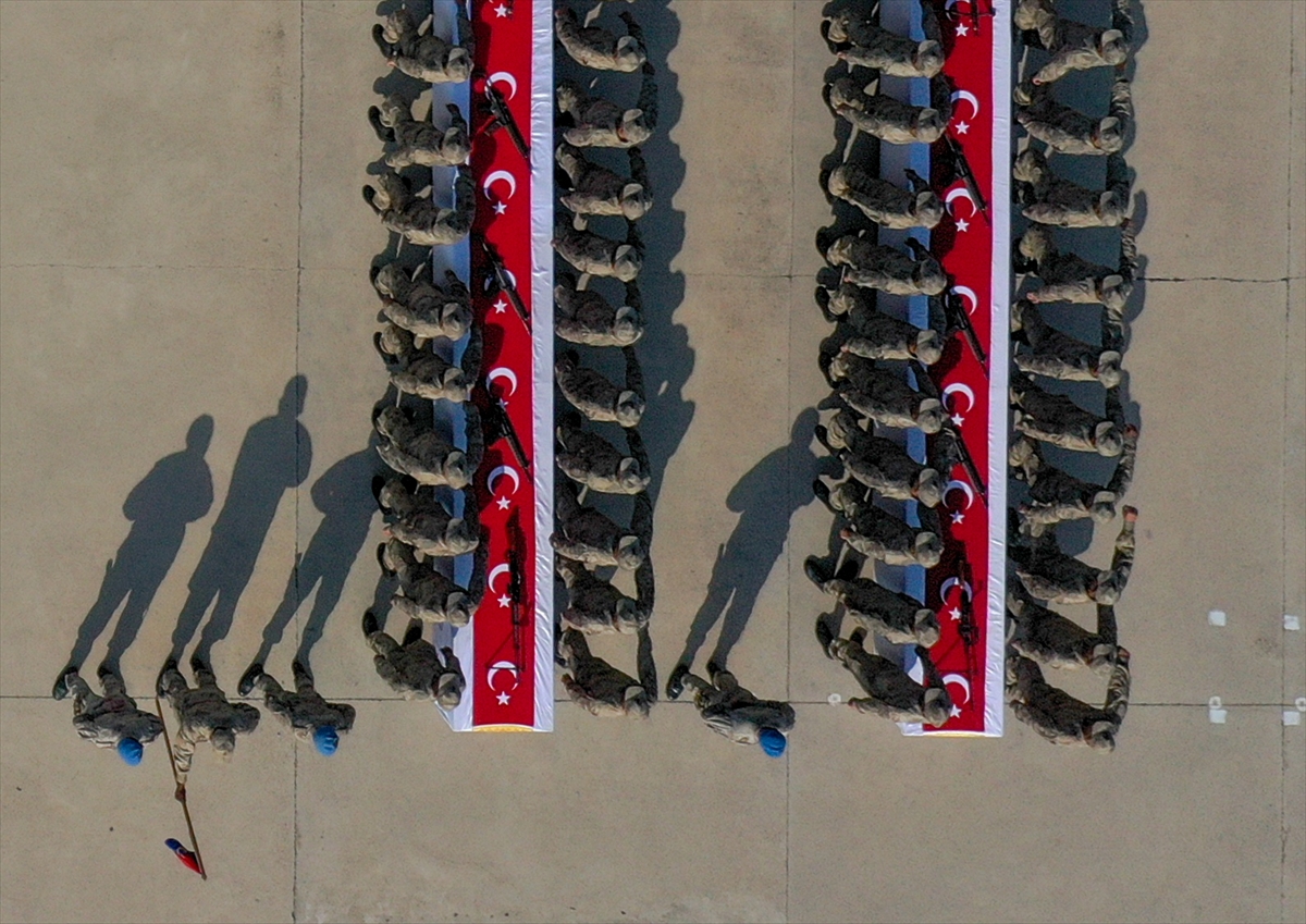 İzmir'de 2 bin uzman yemin etti!