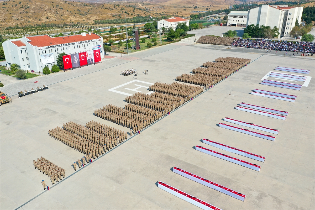 İzmir'de 2 bin uzman yemin etti!