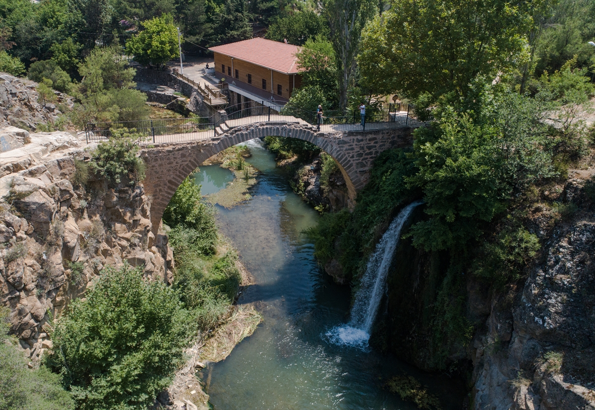 Yolların ve yolcuların kadim dostları hanlar, köprüler