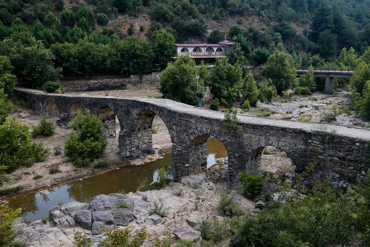 Yolların ve yolcuların kadim dostları hanlar, köprüler