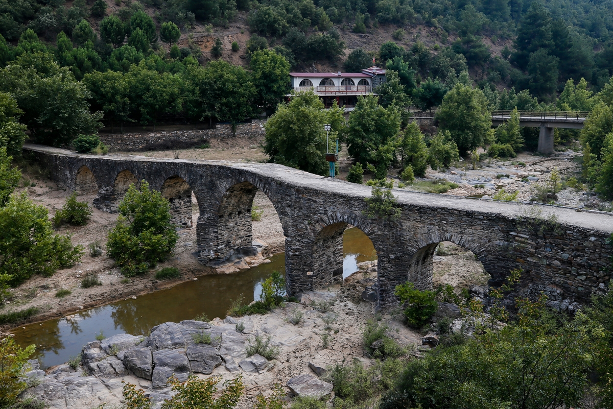 Yolların ve yolcuların kadim dostları hanlar, köprüler