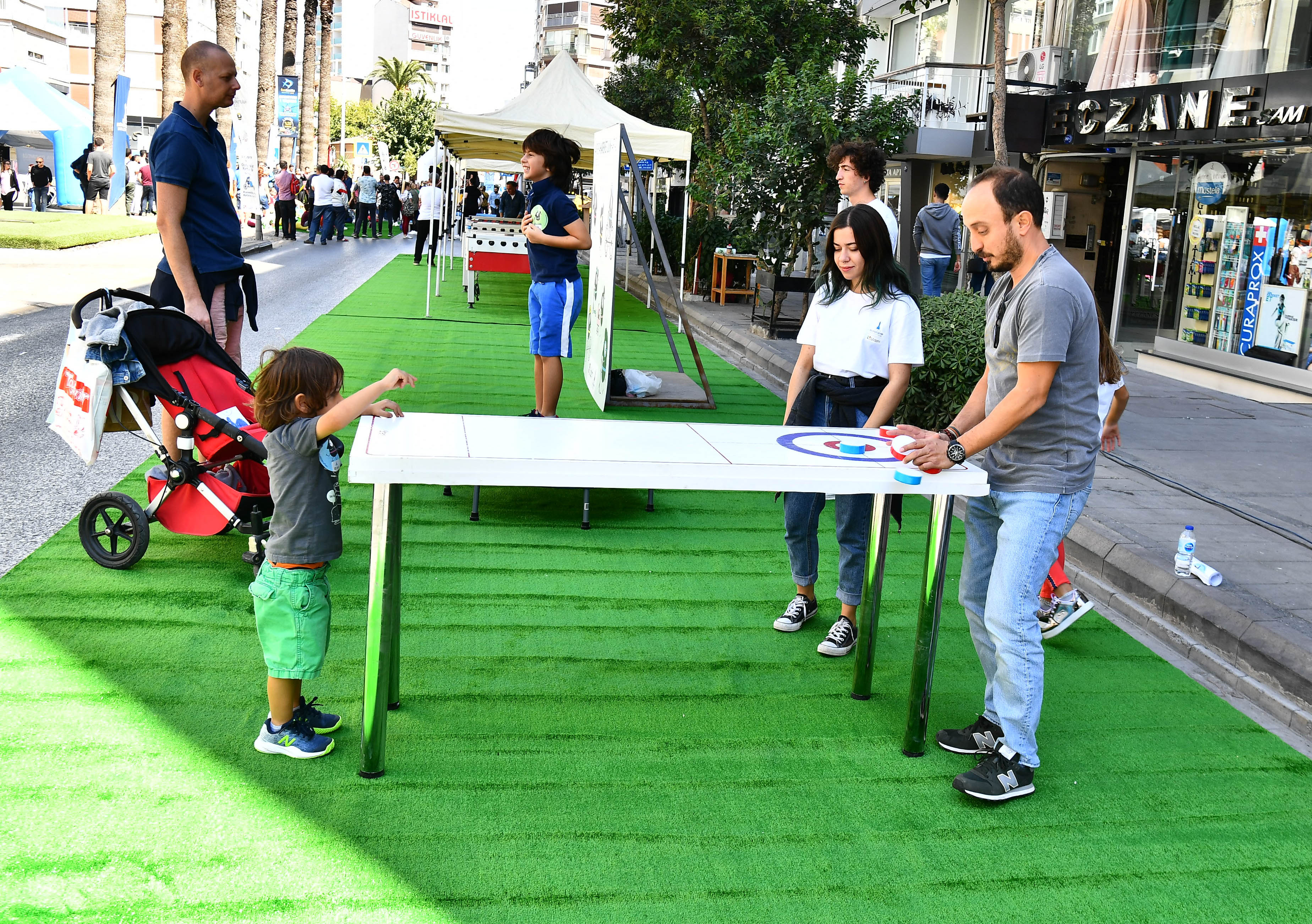 İzmir'de otomobilsiz sokaklar