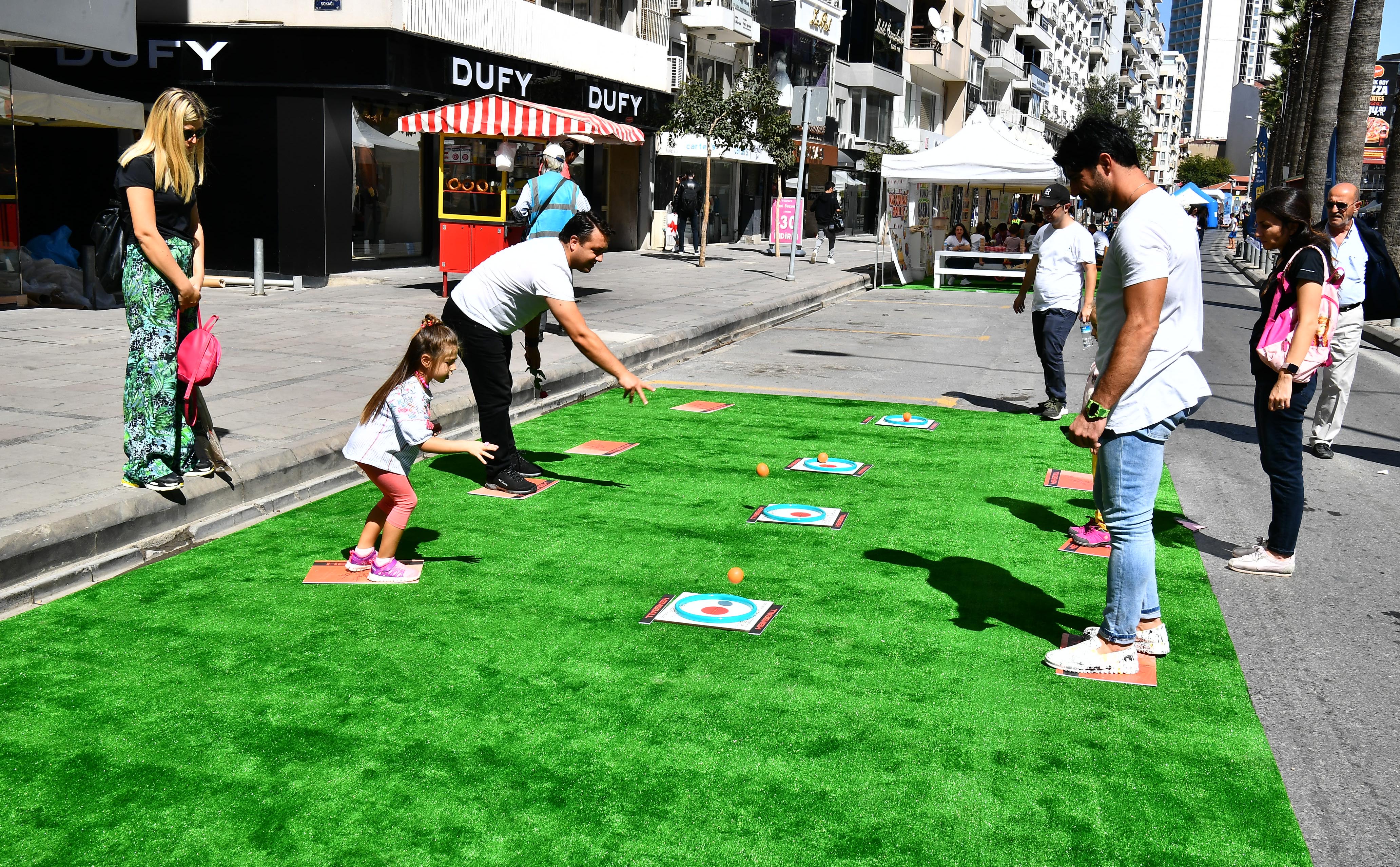 İzmir'de otomobilsiz sokaklar