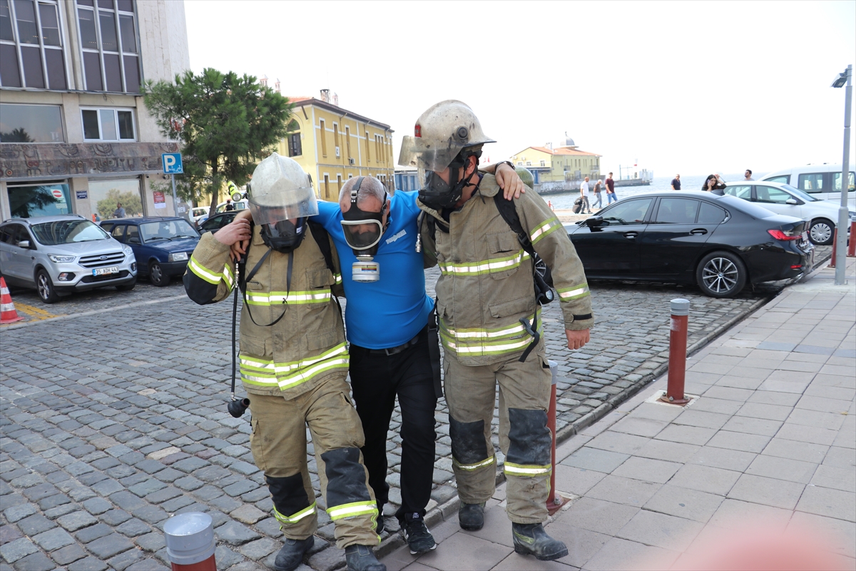 İzmir'de yüksek katlı binada yangın tatbikatı