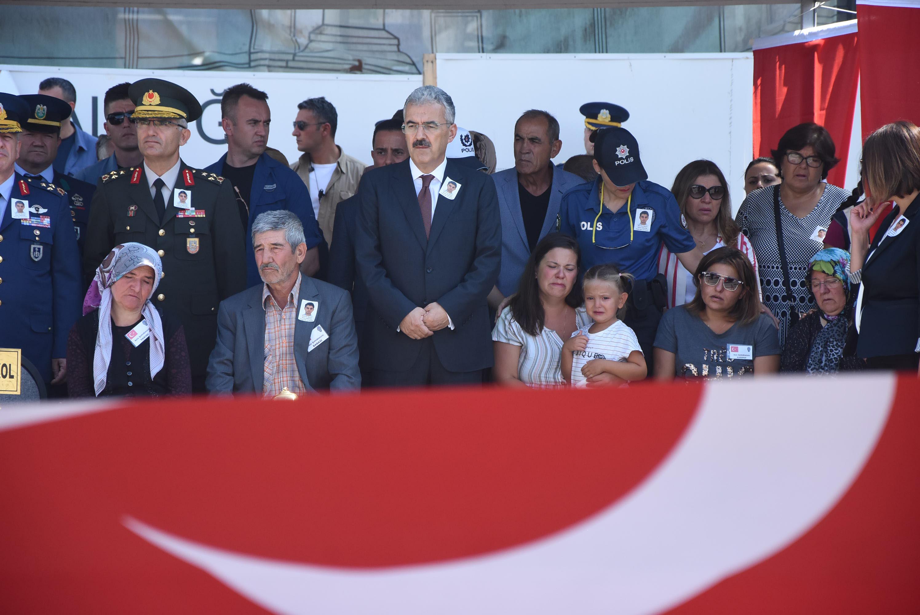 İzmir'de şehit polis için tören