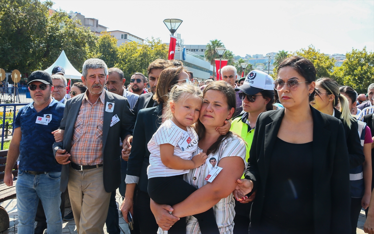 İzmir'de şehit polis için tören