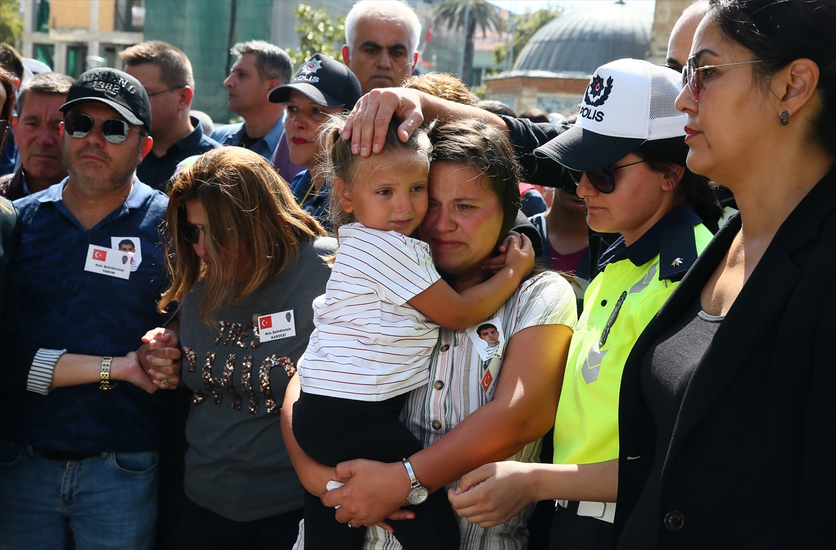 İzmir'de şehit polis için tören