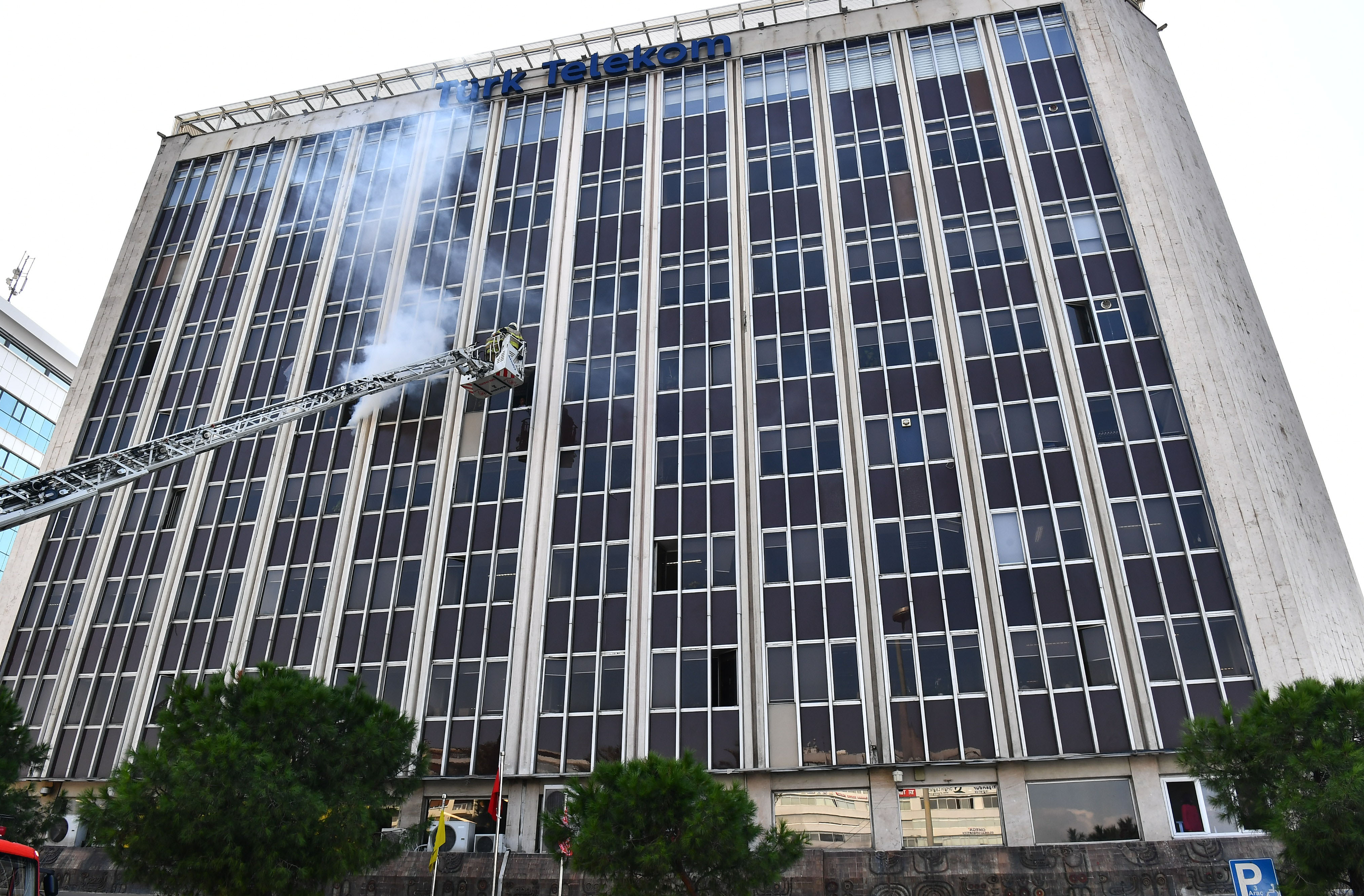İzmir'de yüksek katlı binada yangın tatbikatı