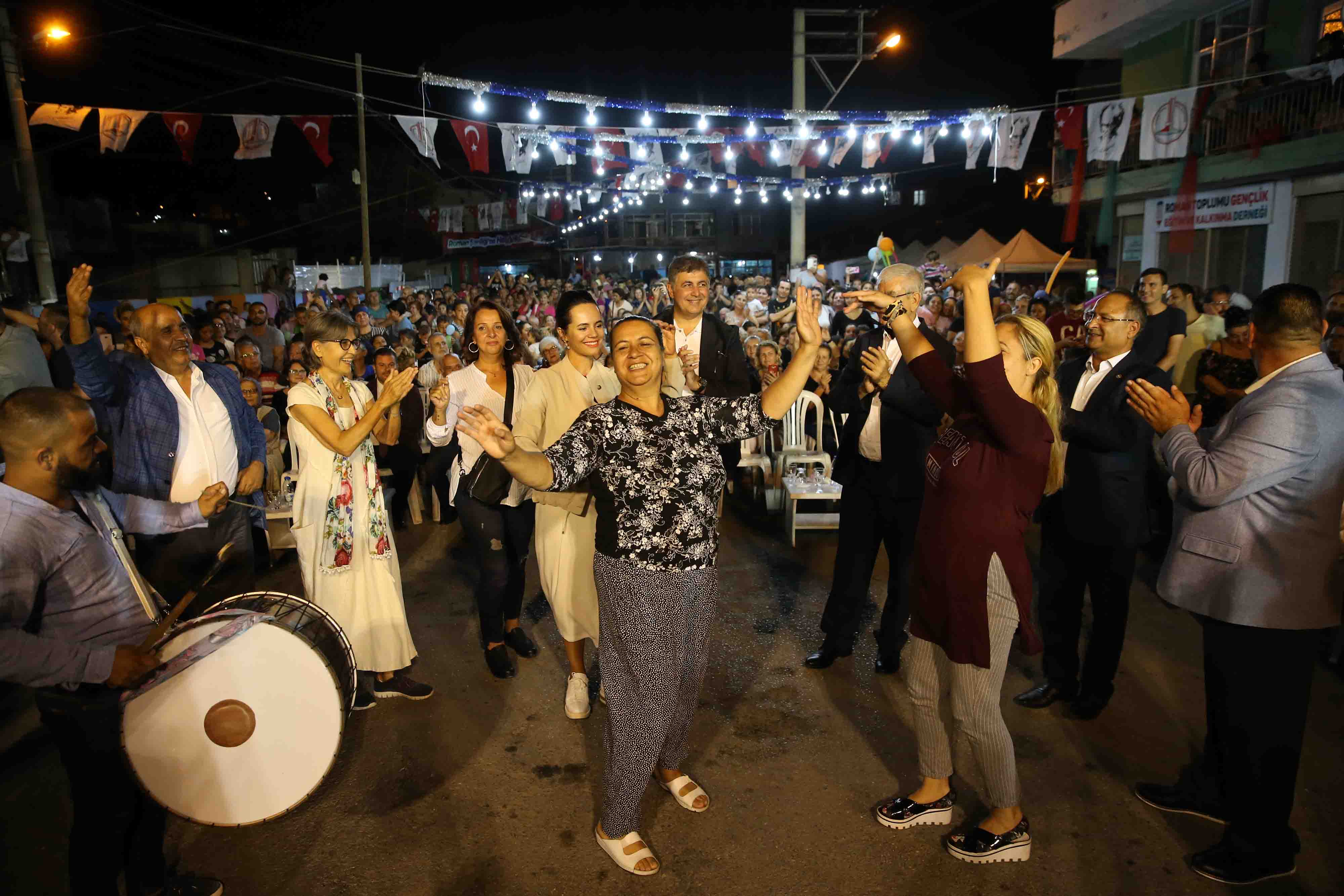 Karşıyaka’da ‘Roman Şenliği’ coşkusu