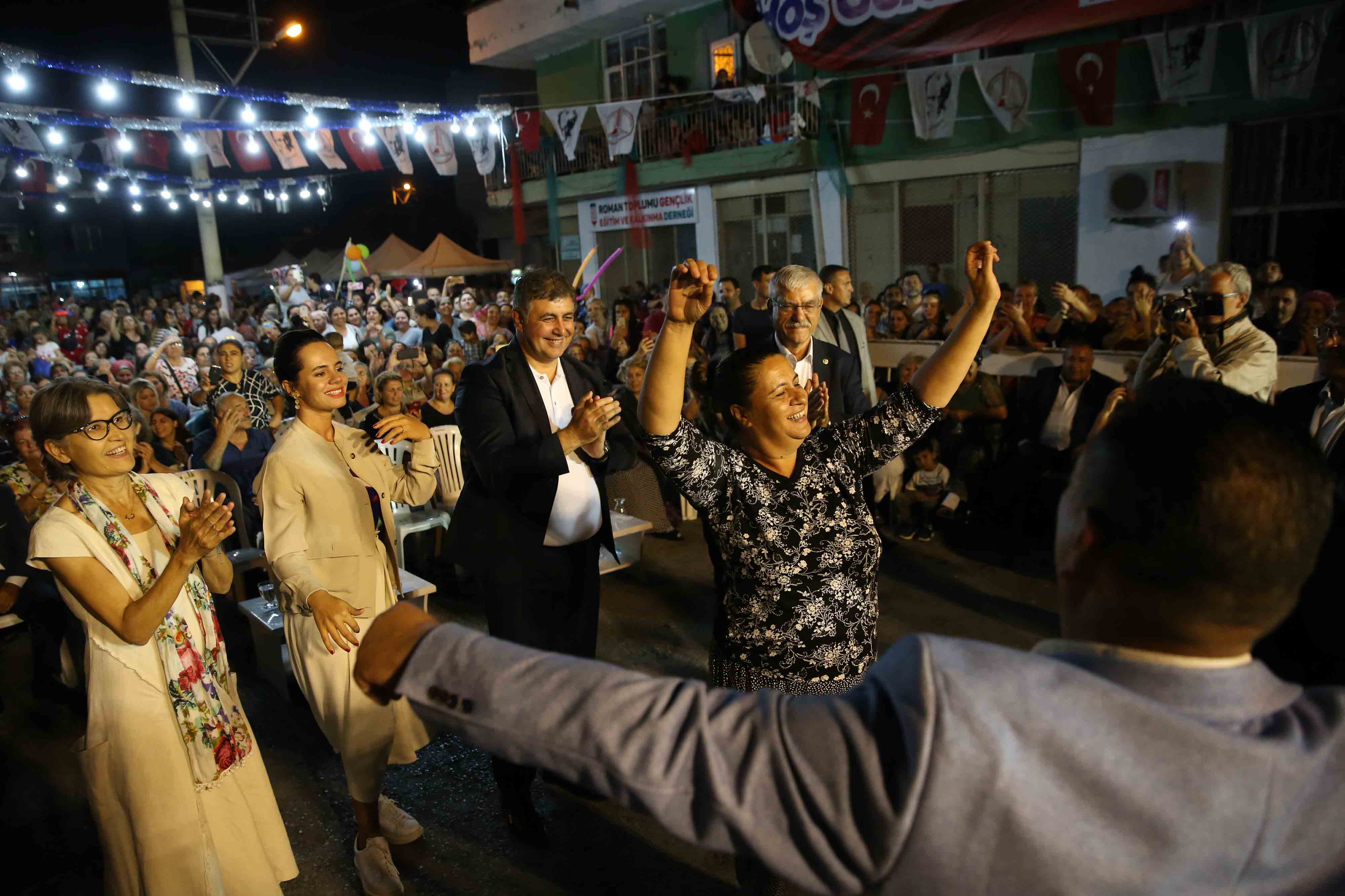 Karşıyaka’da ‘Roman Şenliği’ coşkusu