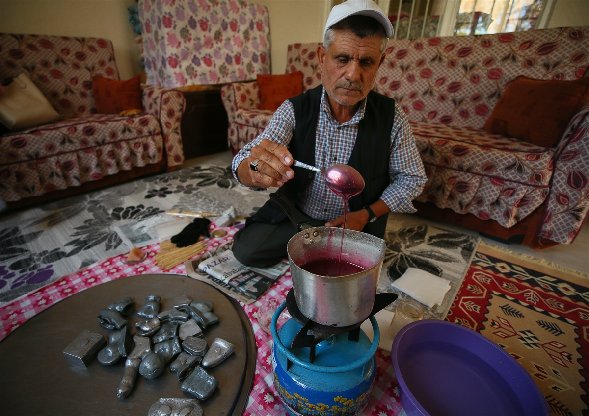 43 yıldır horoz şekeri yapıyor