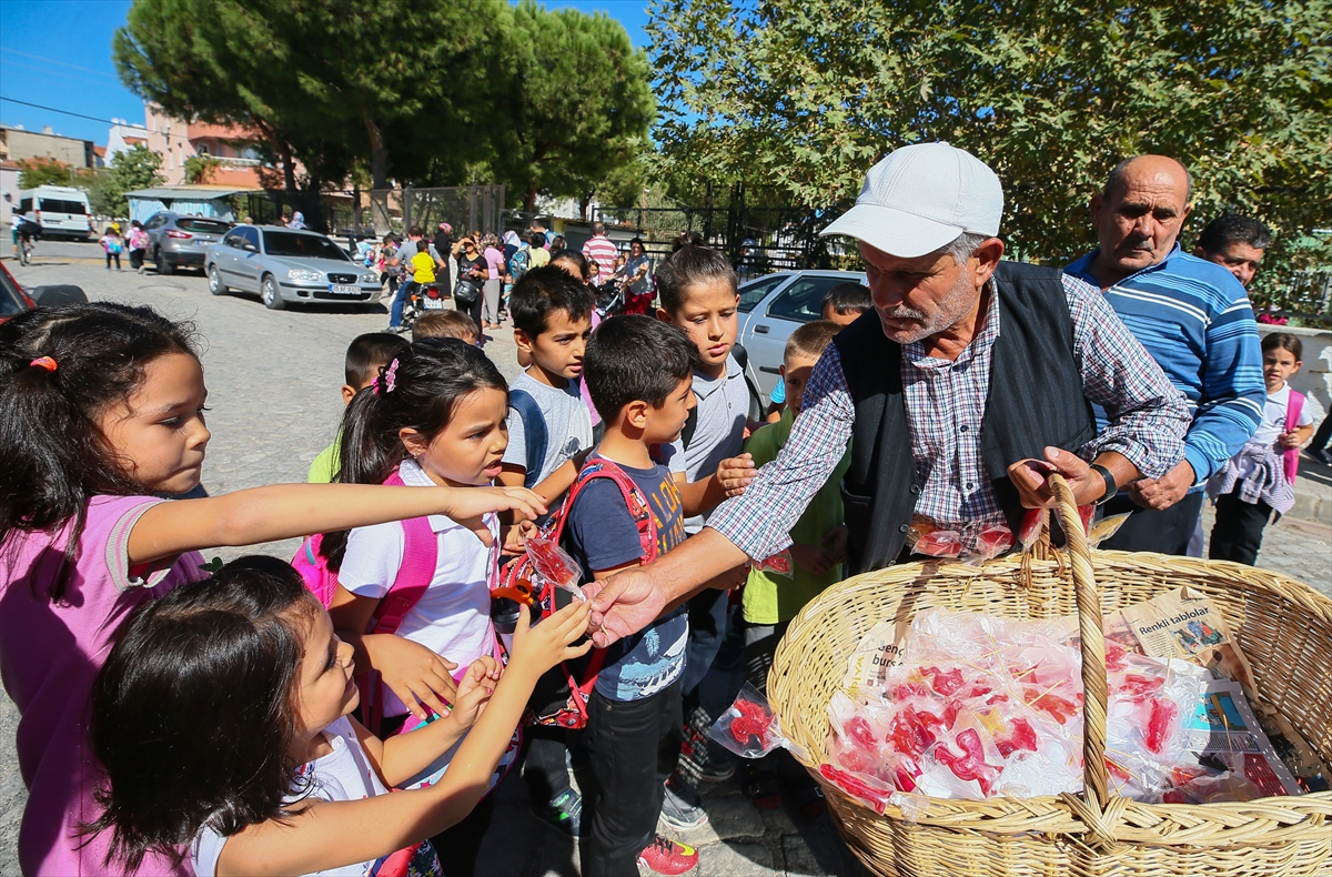 43 yıldır horoz şekeri yapıyor