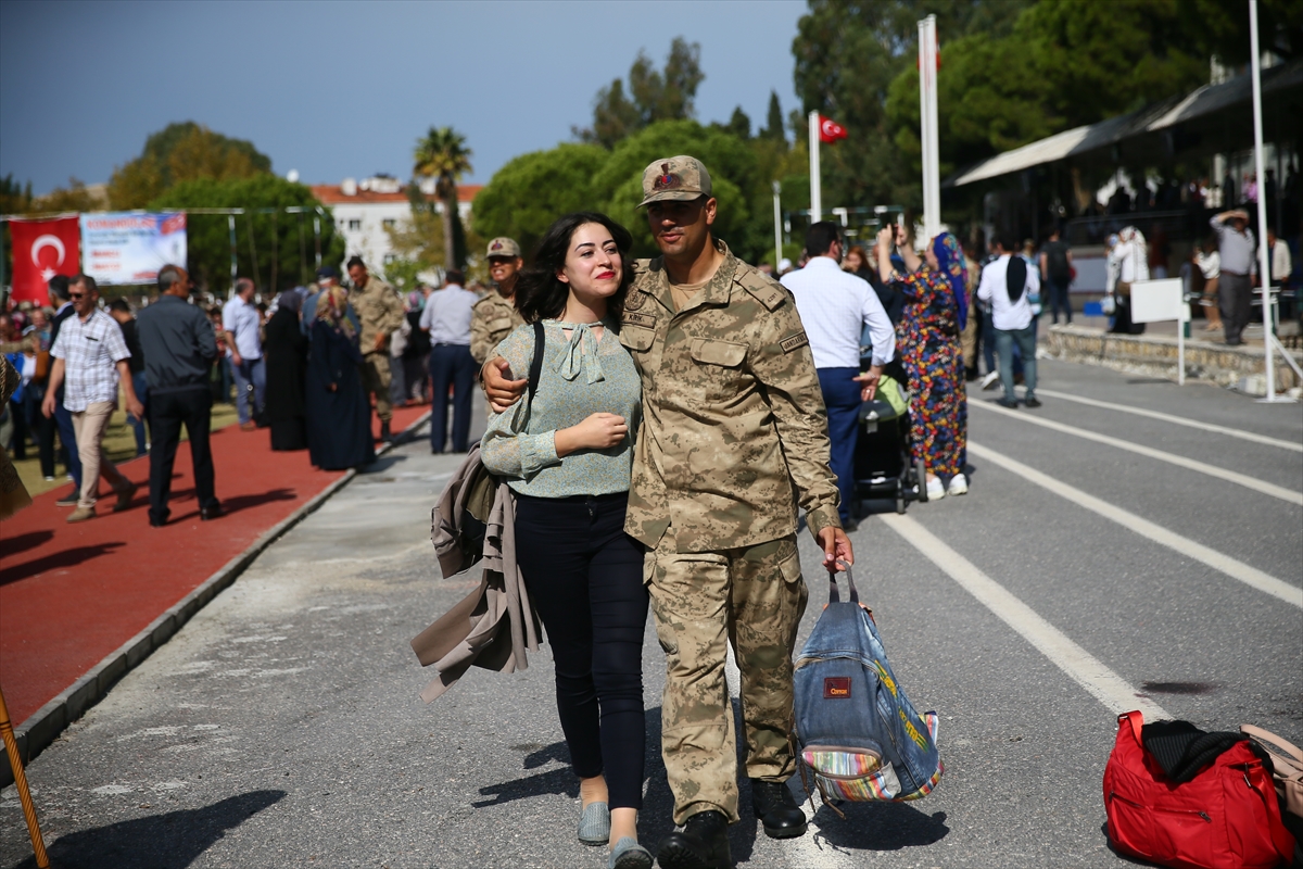 İzmir'de 482 sözleşmeli subay adayı yemin etti