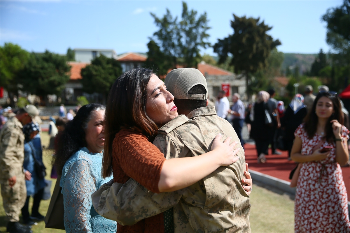 İzmir'de 482 sözleşmeli subay adayı yemin etti