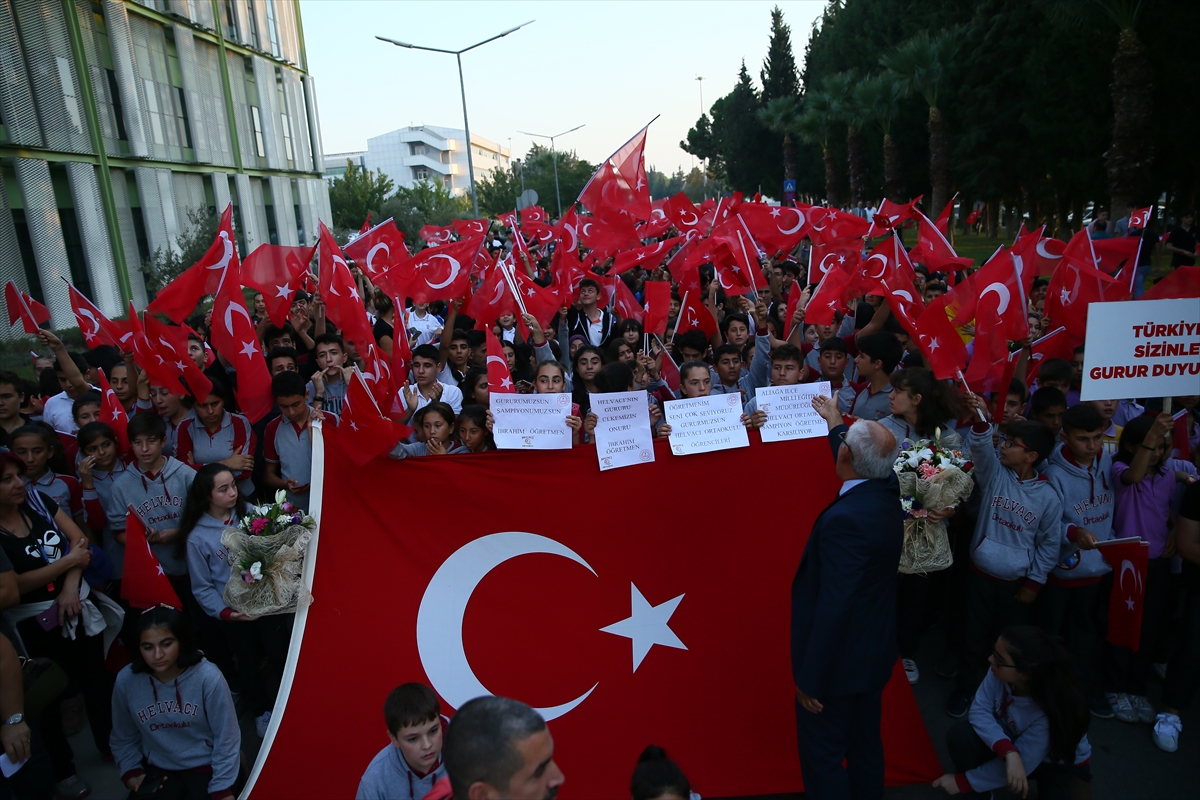 Olimpiyat gururlarına muhteşem karşılama
