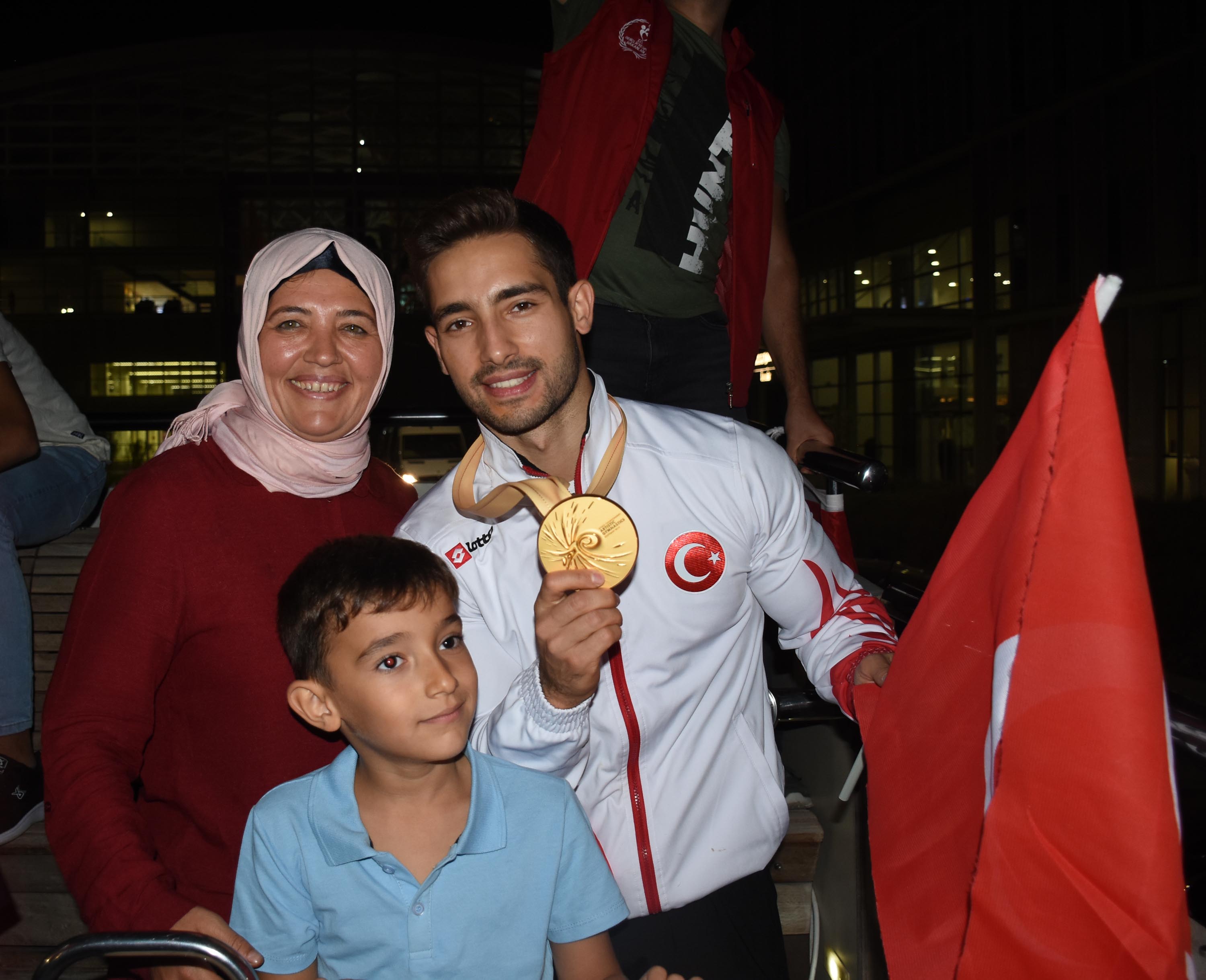 Olimpiyat gururlarına muhteşem karşılama