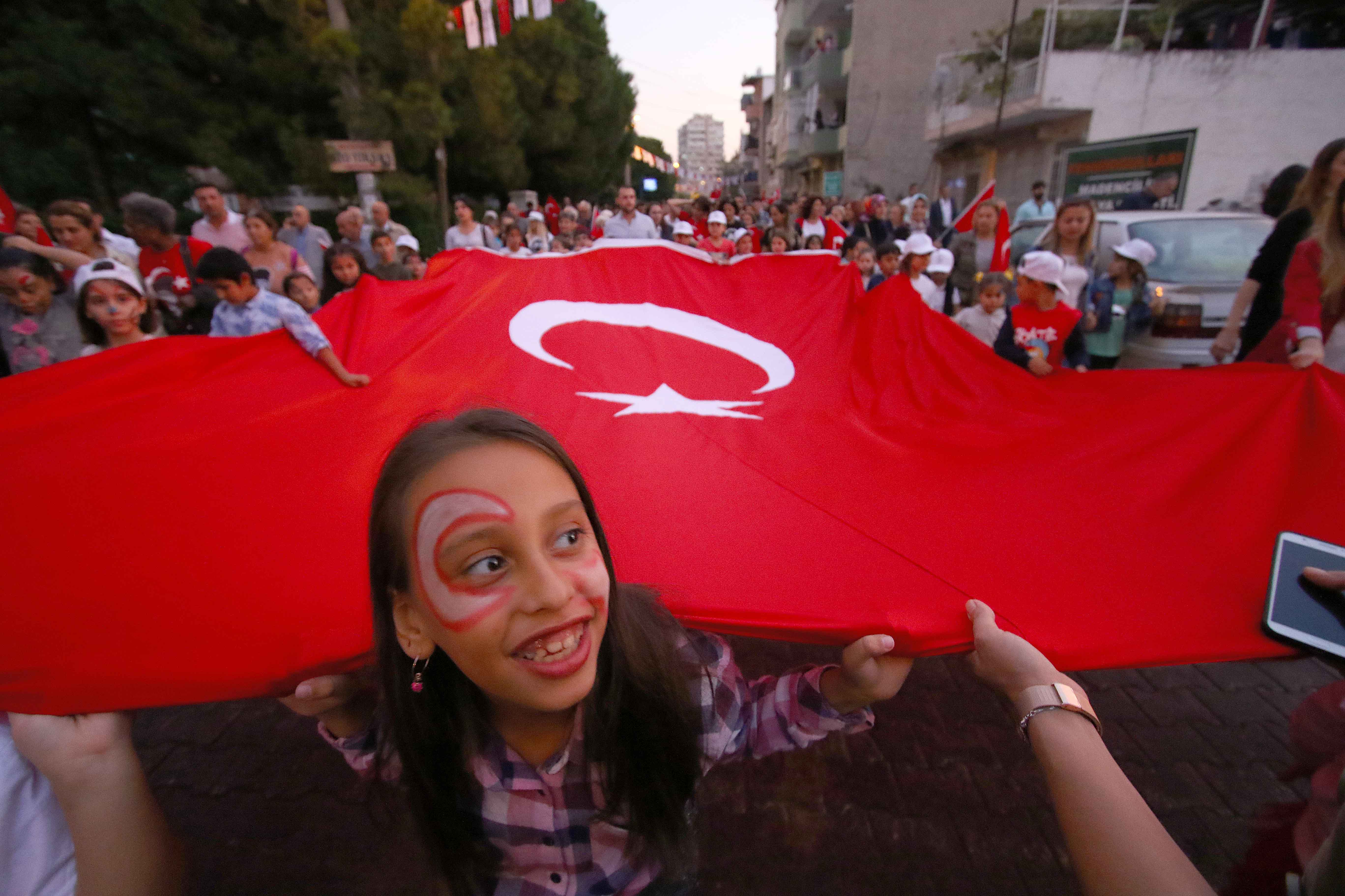 İzmir'i Cumhuriyet coşkusu sardı