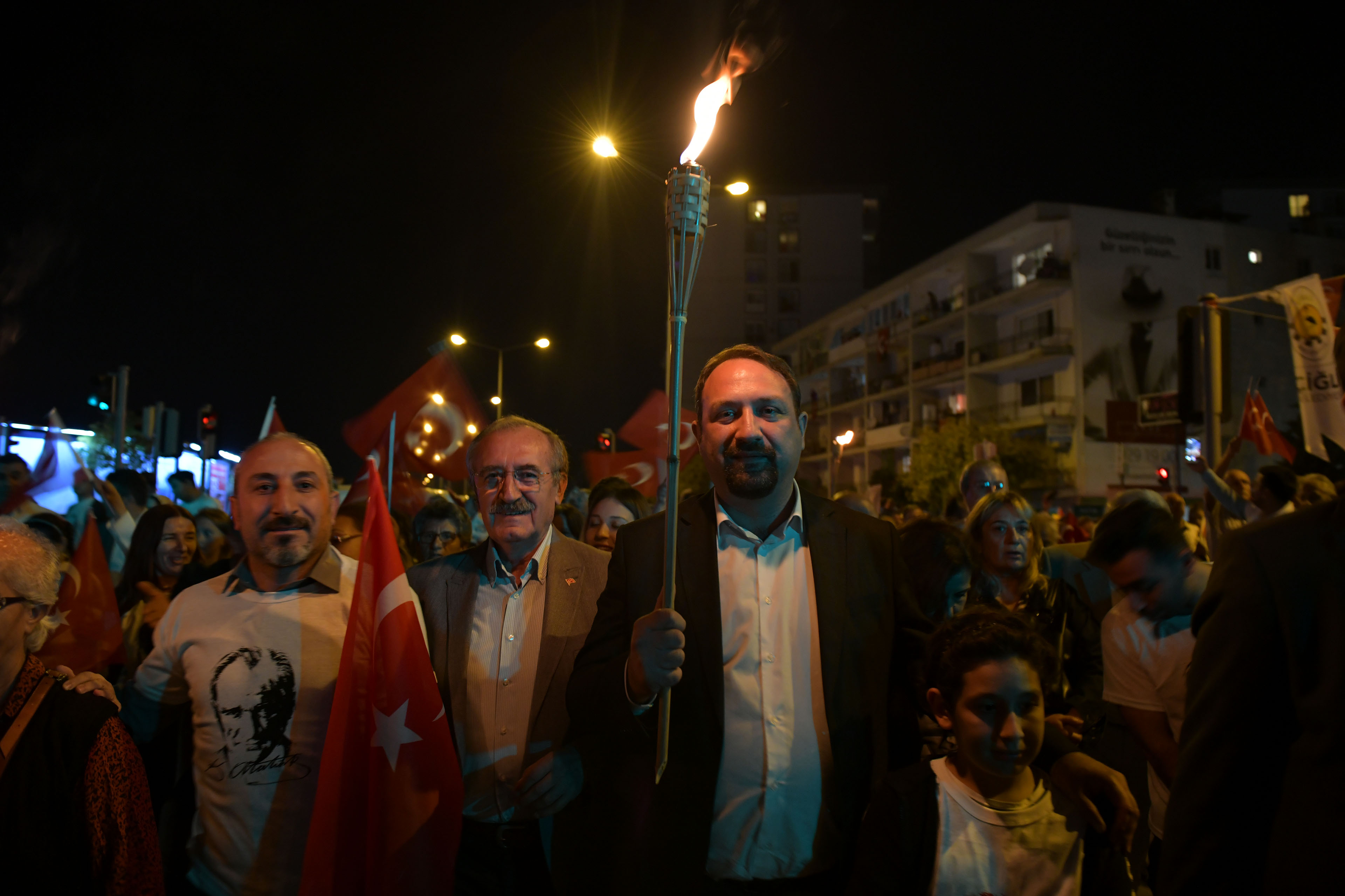 İzmir'i Cumhuriyet coşkusu sardı