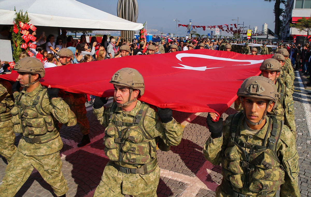 İzmir'de 29 Ekim coşkusu