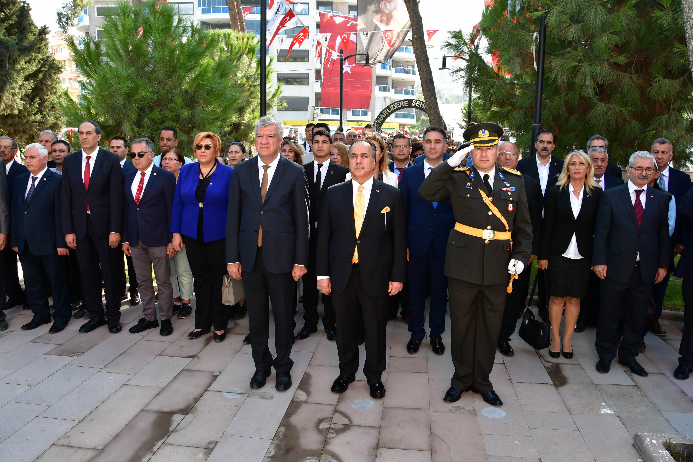 İzmir'i Cumhuriyet coşkusu sardı