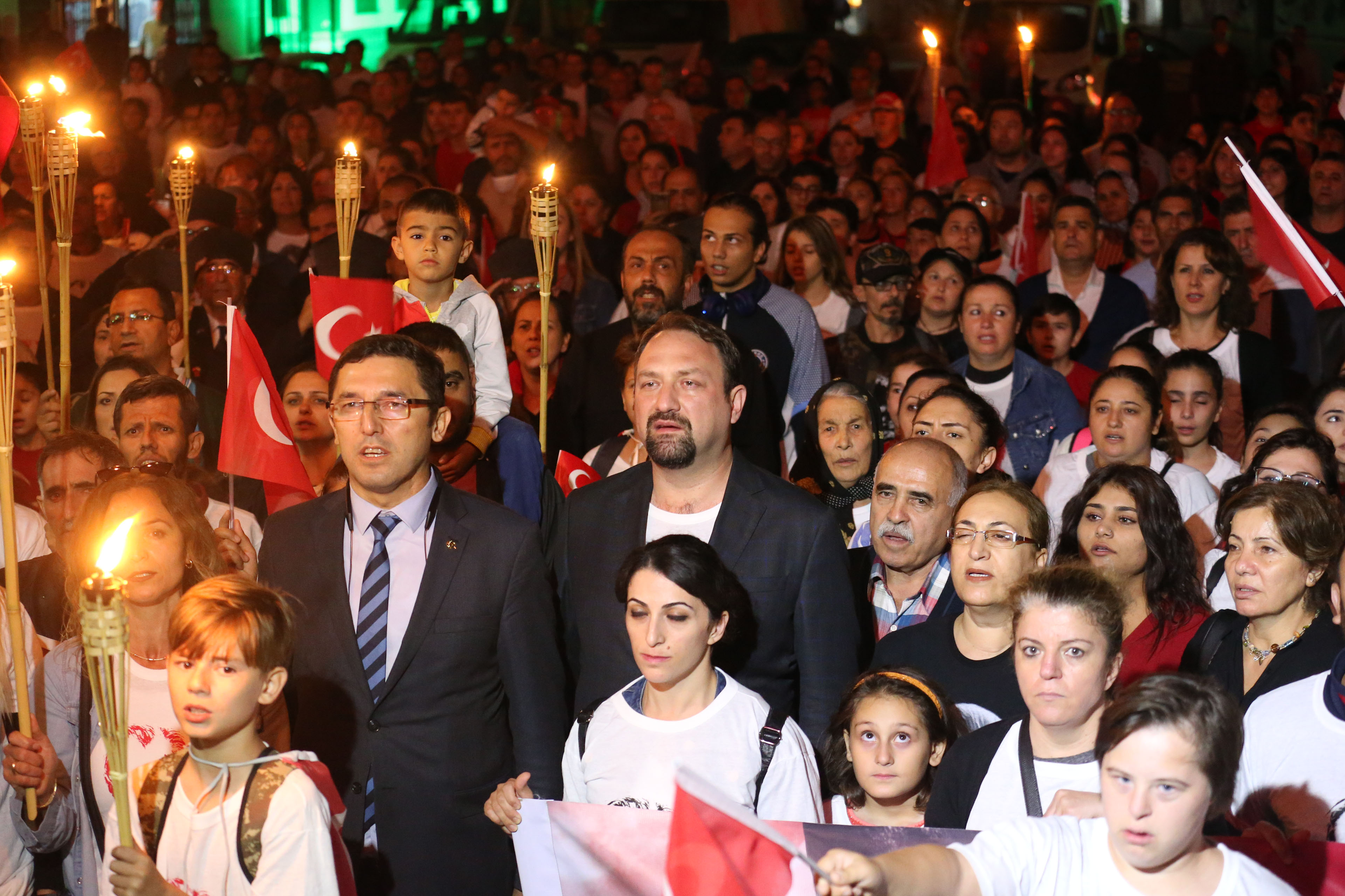 İzmir'i Cumhuriyet coşkusu sardı