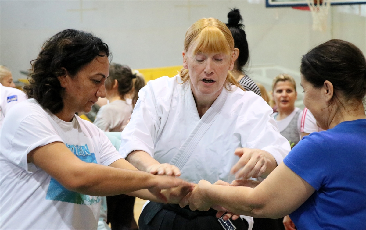 Görme engelli İngiliz sporcudan kadınlara aikido dersi!