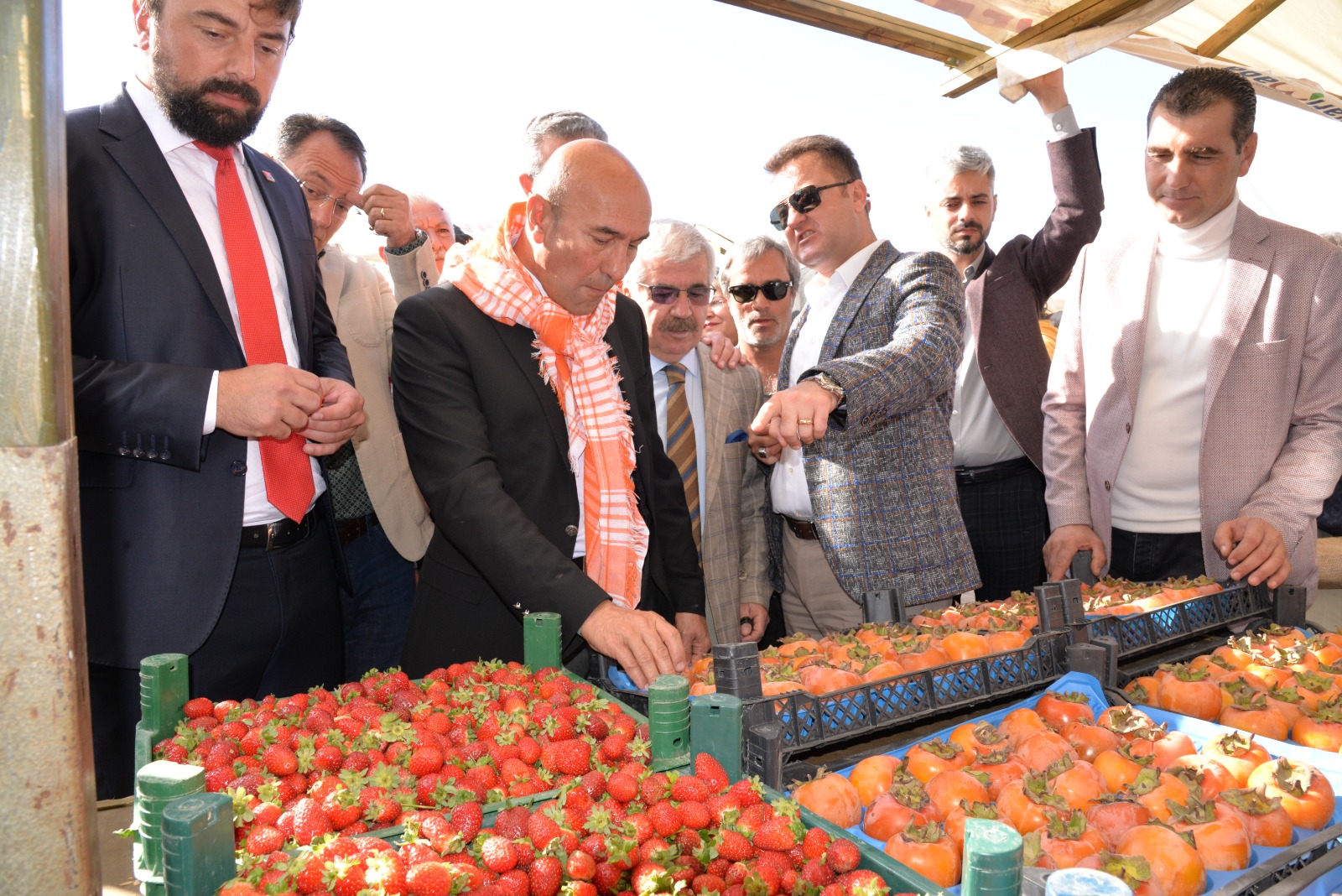 İzmir'de karakılçık buğdayı toprakla buluşturuldu