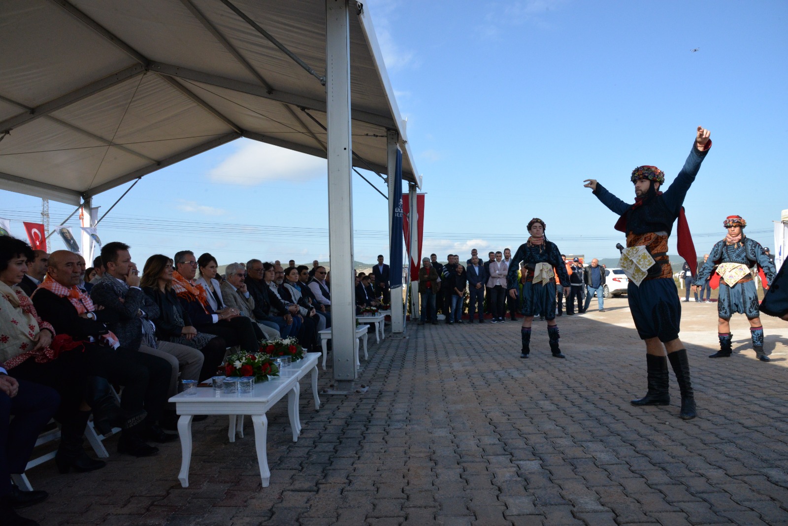 İzmir'de karakılçık buğdayı toprakla buluşturuldu