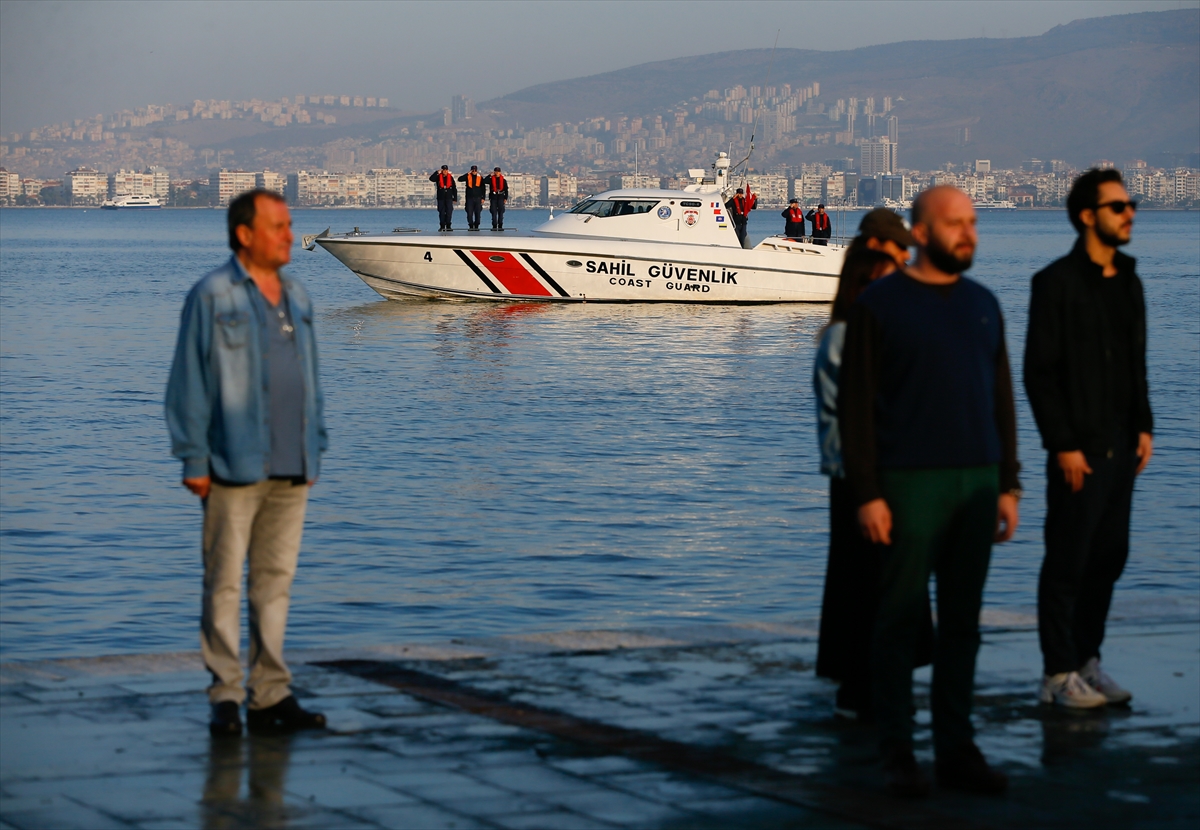 Saat 09:05'te... İzmir'de hayat durdu!