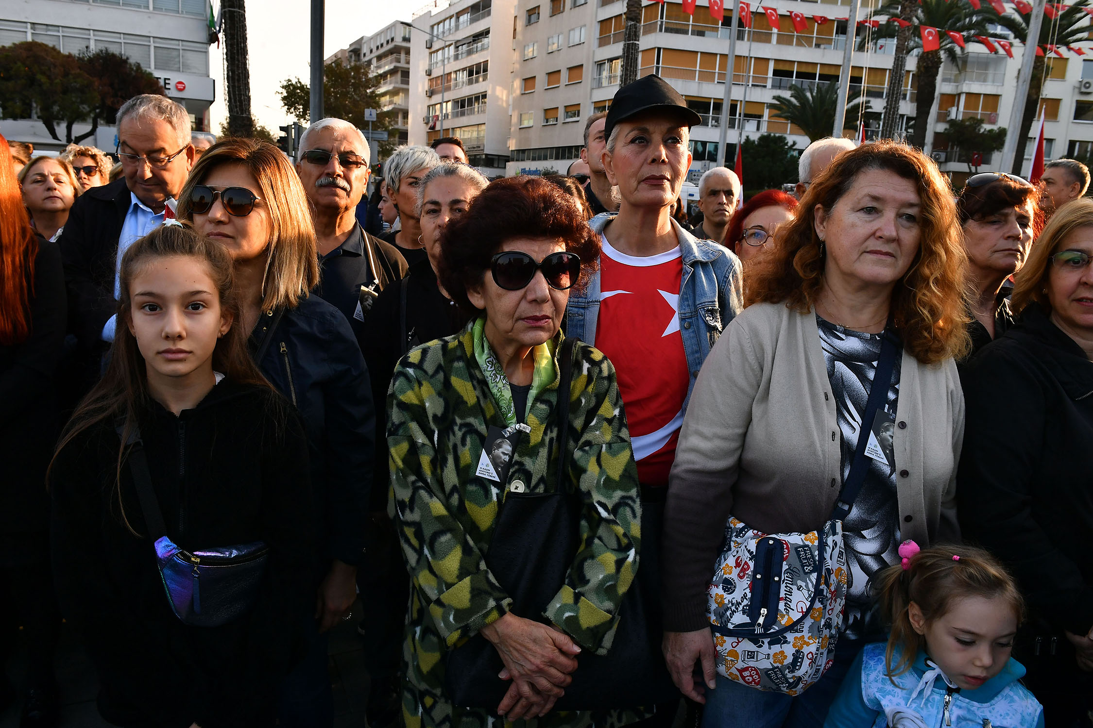 Saat 09:05'te... İzmir'de hayat durdu!