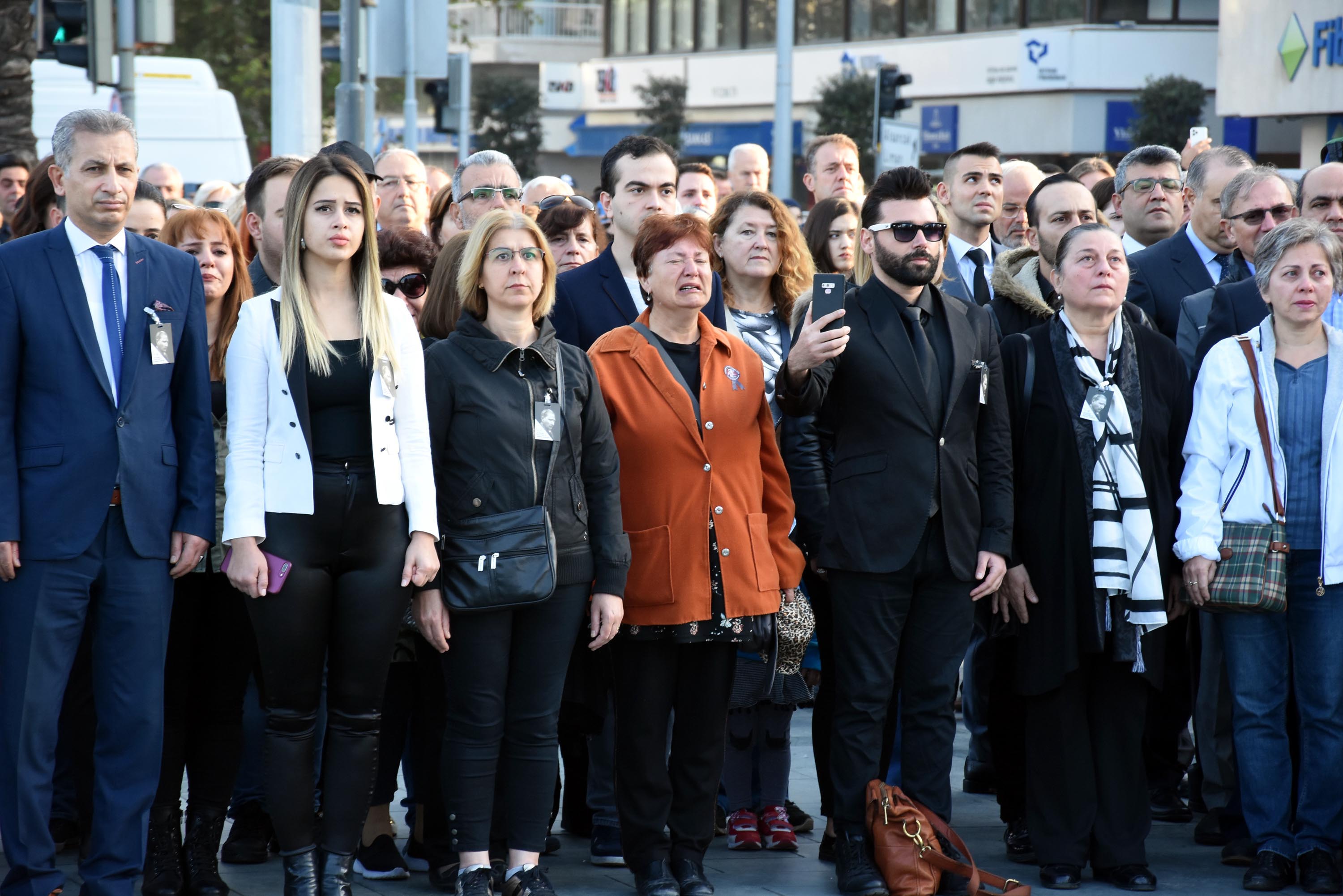 Saat 09:05'te... İzmir'de hayat durdu!