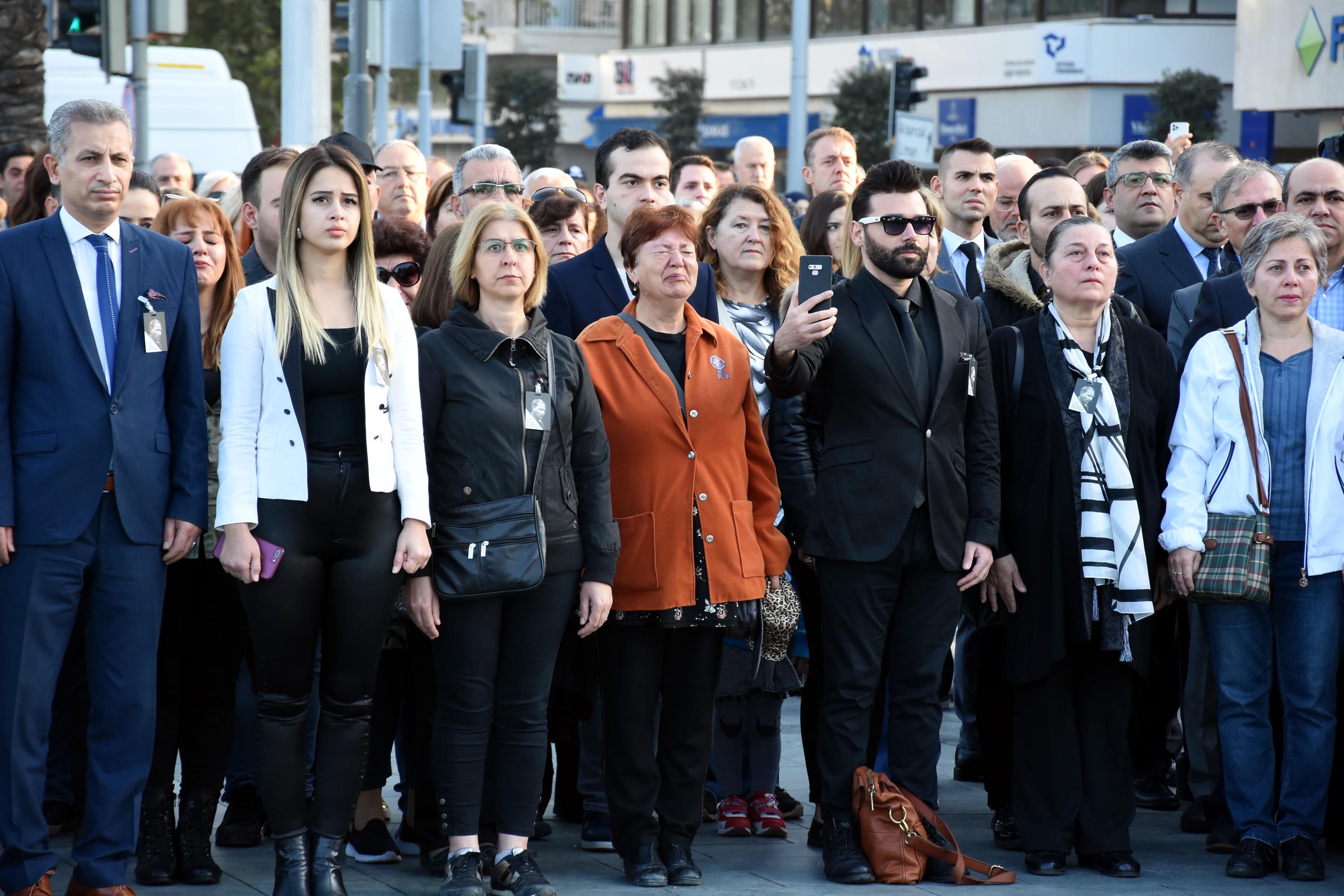 Saat 09:05'te... İzmir'de hayat durdu!