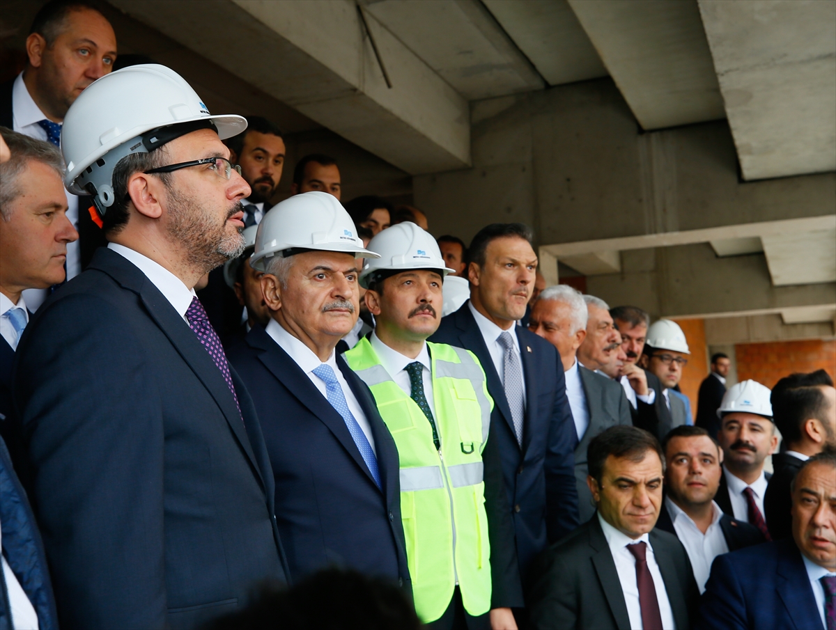 Binali Yıldırım Göztepe Stadı'nı inceledi...