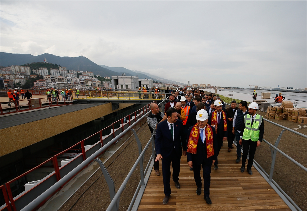 Binali Yıldırım Göztepe Stadı'nı inceledi...