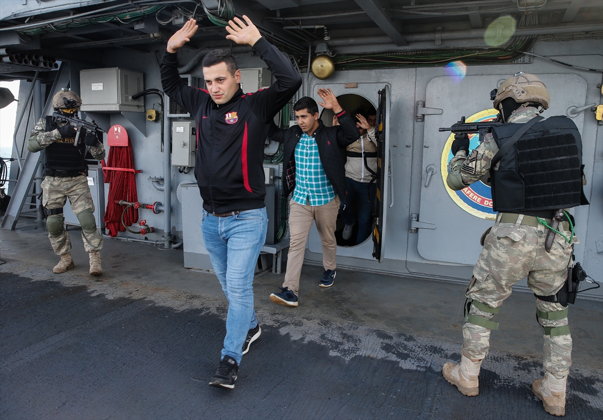 'Timsahlar'ın derin sularda nefes kesen eğitimi
